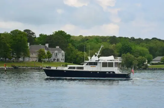 Derecktor Hunt Motor Yacht Summer Song
