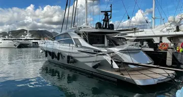 Pershing 8X
