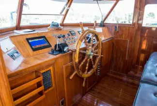 Thumbnail von Trumpy Raised Pilot House  Timeless