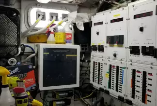 Thumbnail von Trumpy Raised Pilot House  Timeless