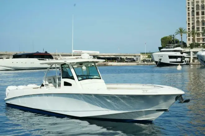 Boston Whaler 370 Outrage EXPLORER II
