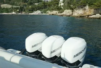 Thumbnail von Boston Whaler 370 Outrage EXPLORER II