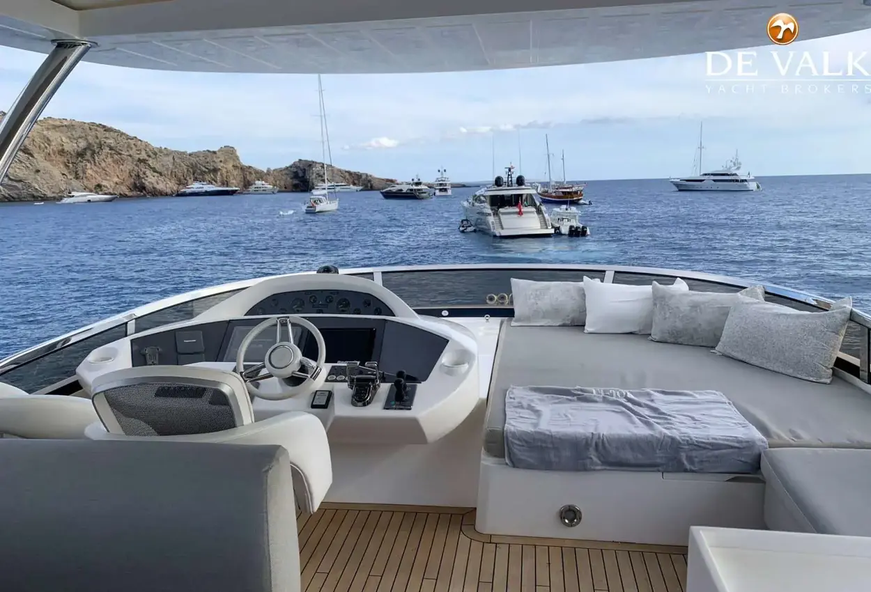 Thumbnail von Sunseeker 86 Yacht
