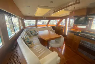 Thumbnail von Trader 42 Kukup Lady