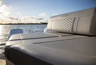 Thumbnail von Sea Ray 320 Sundancer Außenborder