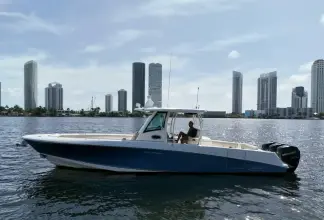 Thumbnail von Boston Whaler 350 Outrage T/T HANNAH