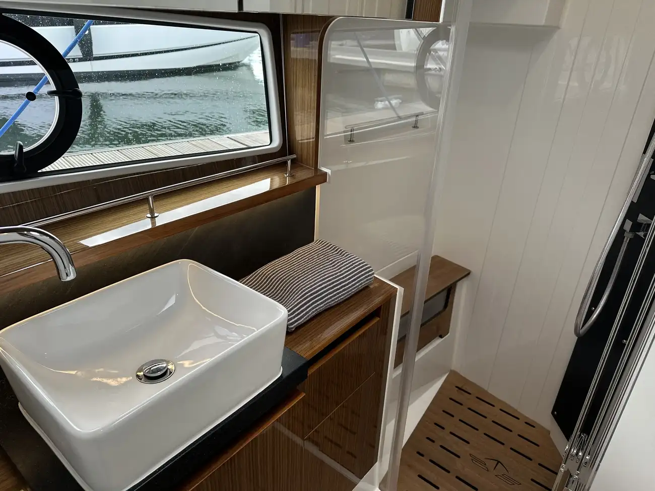 Thumbnail von Sealine C430 Joystick Control