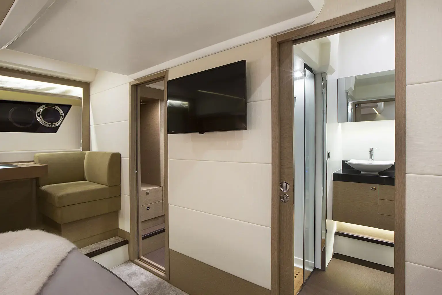 Thumbnail von Prestige 560