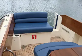 Thumbnail von Hinckley Picnic Boat 36 Bubbles