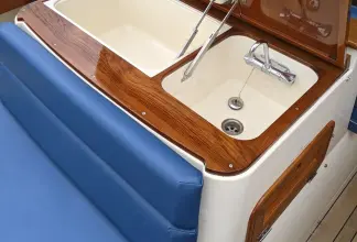 Thumbnail von Hinckley Picnic Boat 36 Bubbles