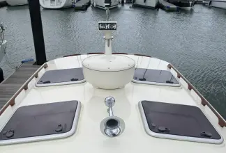 Thumbnail von Hinckley Picnic Boat 36 Bubbles