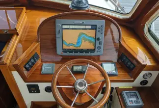 Thumbnail von Hinckley Picnic Boat 36 Bubbles