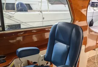 Thumbnail von Hinckley Picnic Boat 36 Bubbles