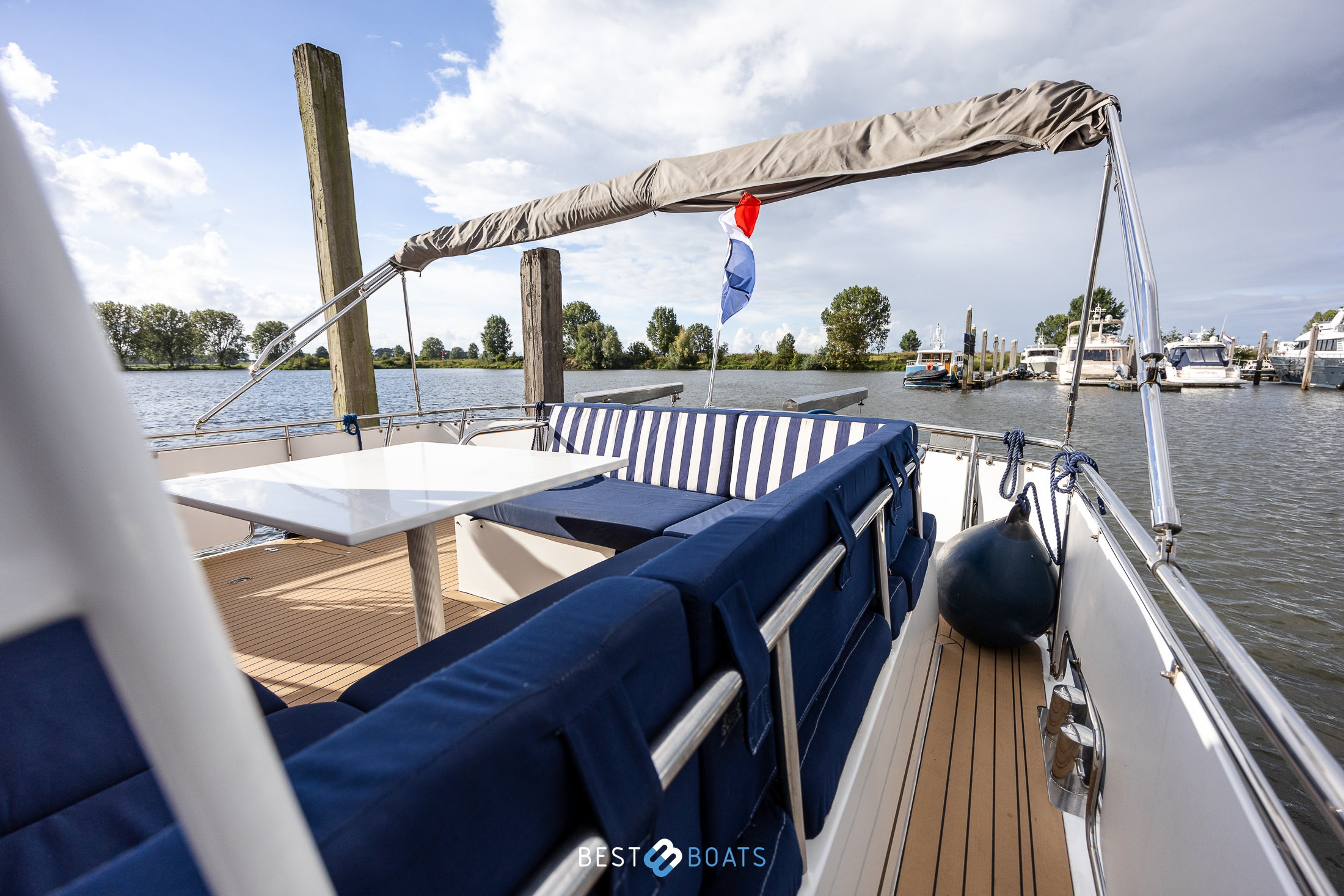 Thumbnail von Pilot 50