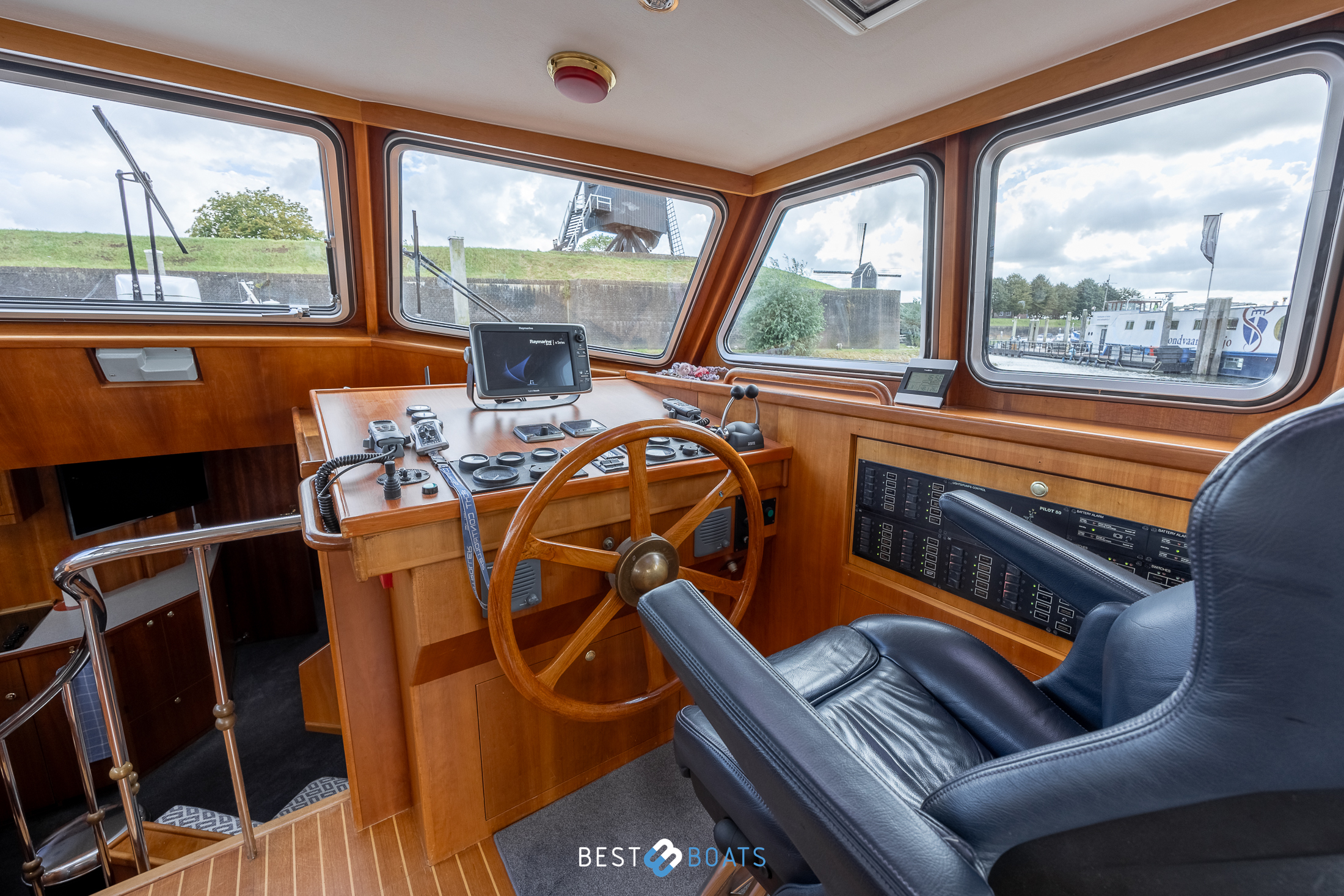 Thumbnail von Pilot 50