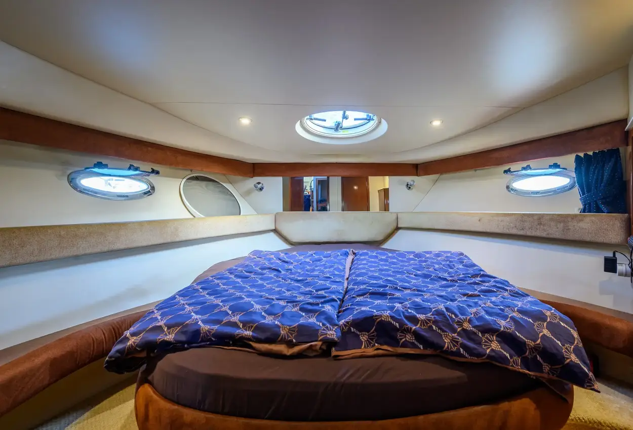 Thumbnail von Meridian 341 Sedan