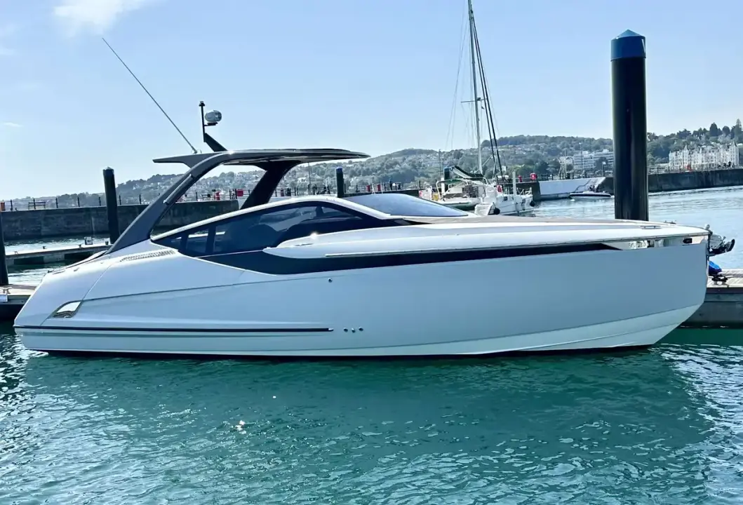 Fairline F Line 33