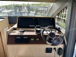 Thumbnail von Sealine F430 Raymarine navigation suite