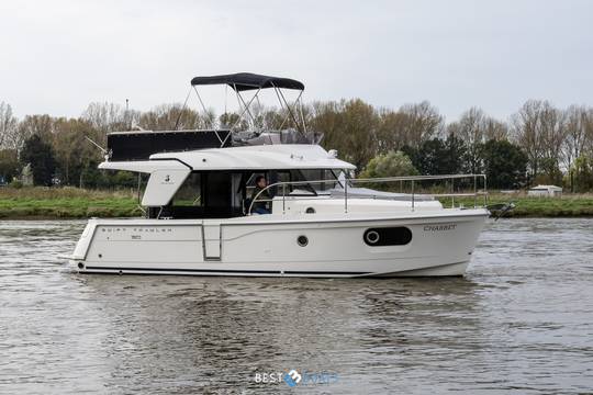 Beneteau Swift Trawler 30 Charbet