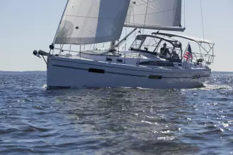 Thumbnail von Catalina 426 Available to Order to your Specs