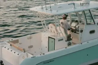 Thumbnail von Edgewater 340 CC