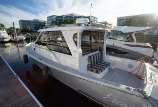 Thumbnail von True North Outboard Express Name Reserved