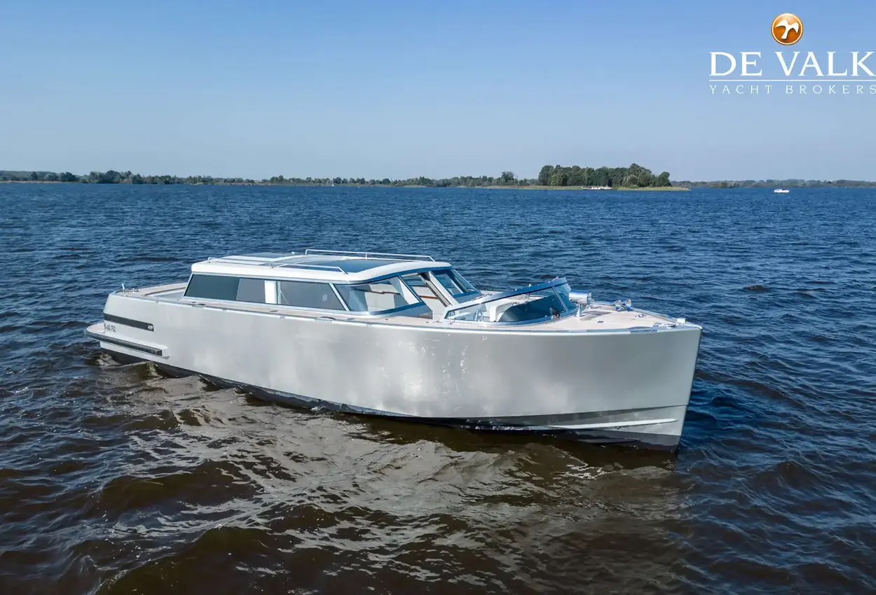 Custom 	Reliant X40T Limousine Tender Taxiboat