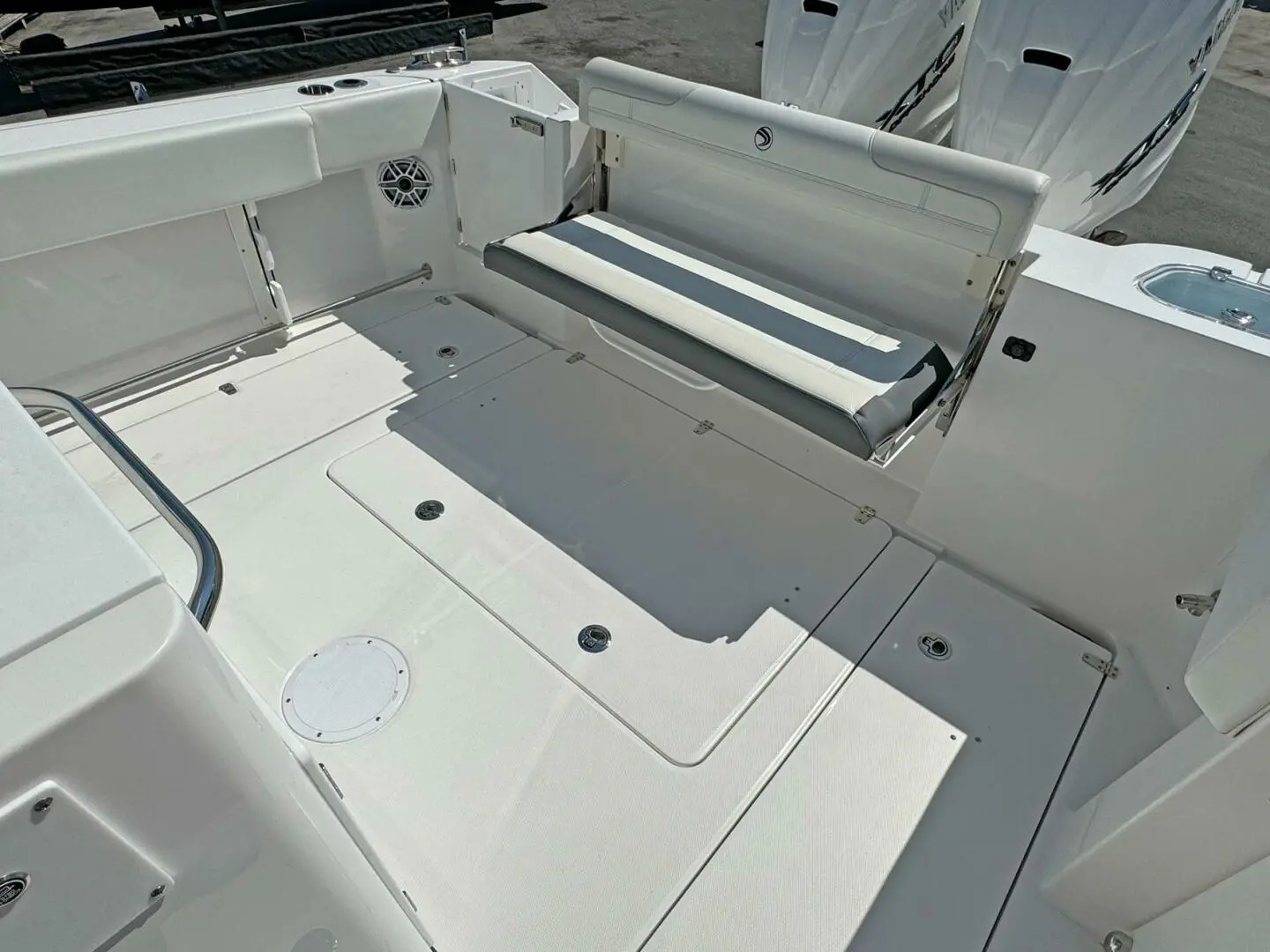 Thumbnail von Edgewater 340 CC