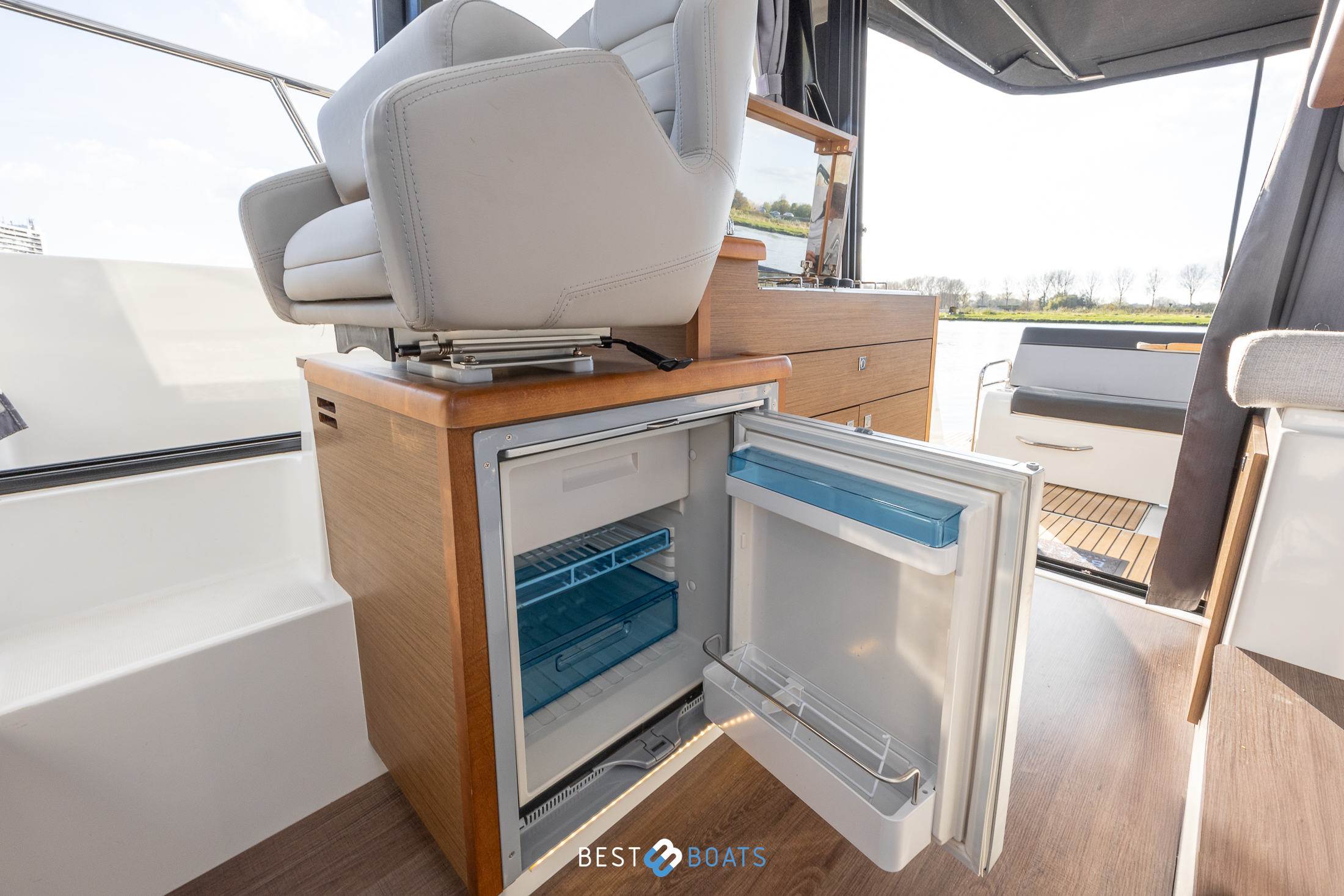 Thumbnail von Jeanneau 895 MERRY FISHER The Smiths