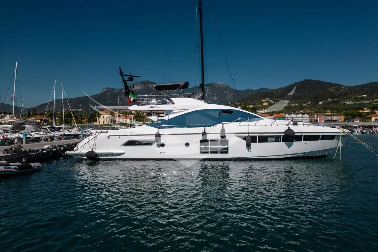 Thumbnail von Azimut S7