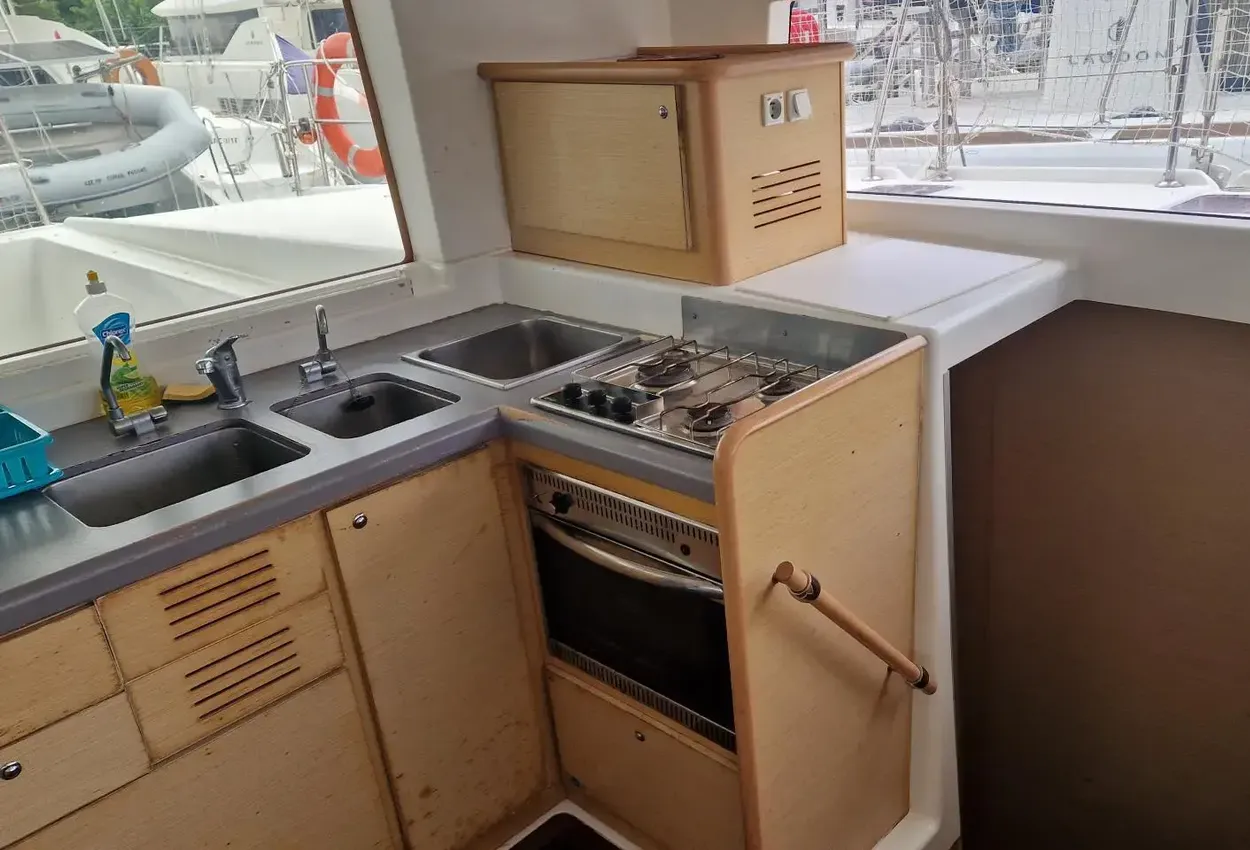 Thumbnail von Lagoon 421 BULLE