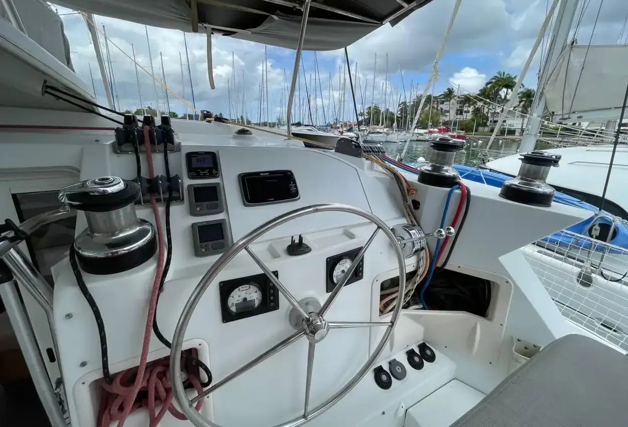 Thumbnail von Lagoon 421 BULLE