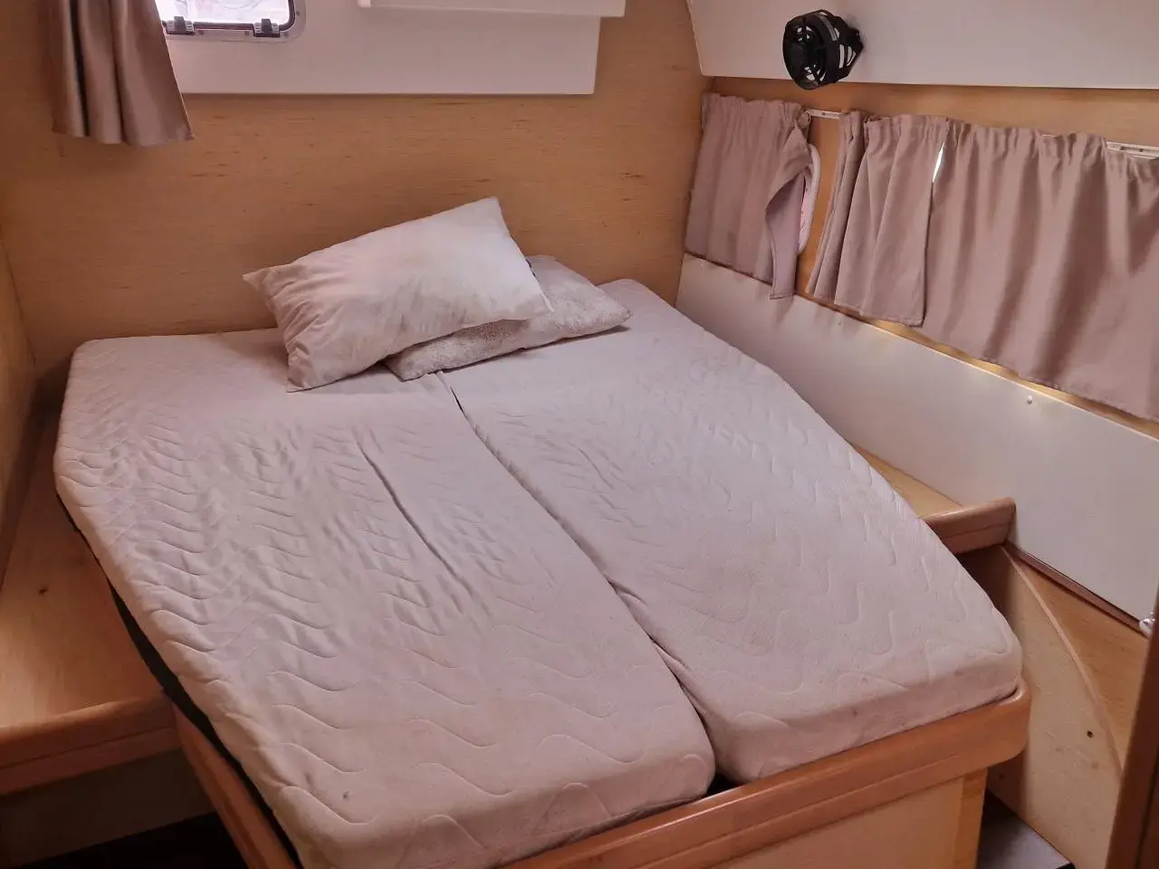 Thumbnail von Lagoon 421 BULLE