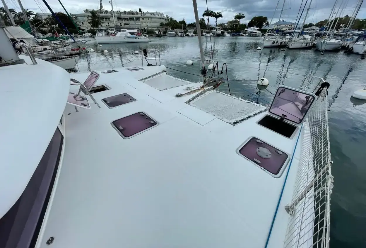 Thumbnail von Lagoon 421 BULLE