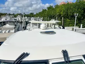 Thumbnail von Tiara Yachts 3900 Sovran