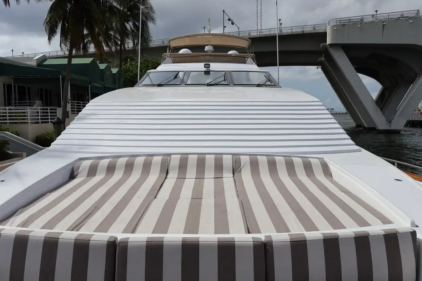 Thumbnail von Falcon 106 Q