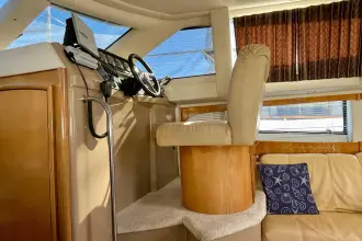 Thumbnail von Carver 396 Motor Yacht Tangaroa