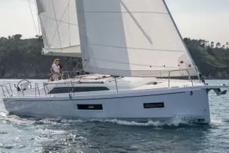 Thumbnail von Beneteau Oceanis 37.1