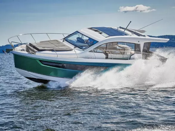 Sealine C390 SEALINE C390