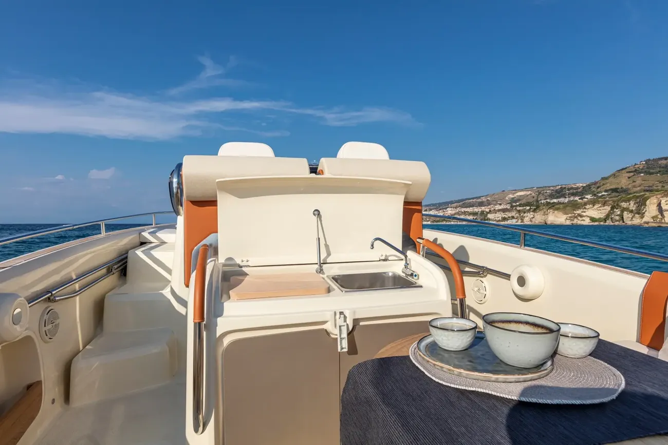 Thumbnail von Invictus 240 FX