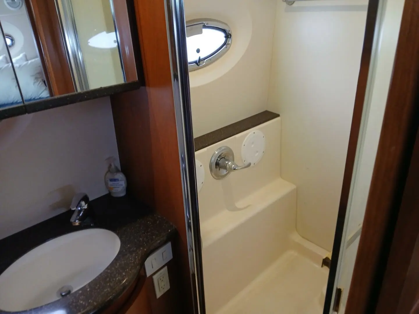 Thumbnail von Silverton 35 Motor Yacht BLIND SQUIRREL