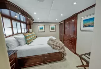 Thumbnail von Trinity Yachts Tri-Deck NICOLE EVELYN