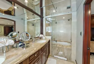 Thumbnail von Trinity Yachts Tri-Deck NICOLE EVELYN