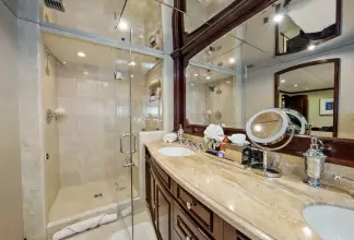 Thumbnail von Trinity Yachts Tri-Deck NICOLE EVELYN