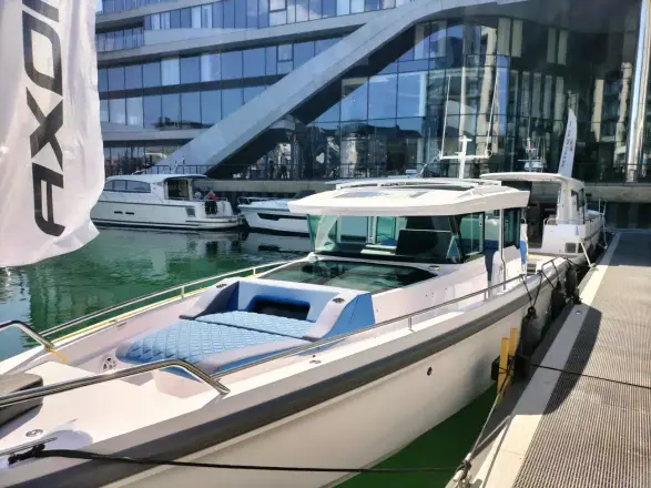 Axopar 37 XC Cross Cabin