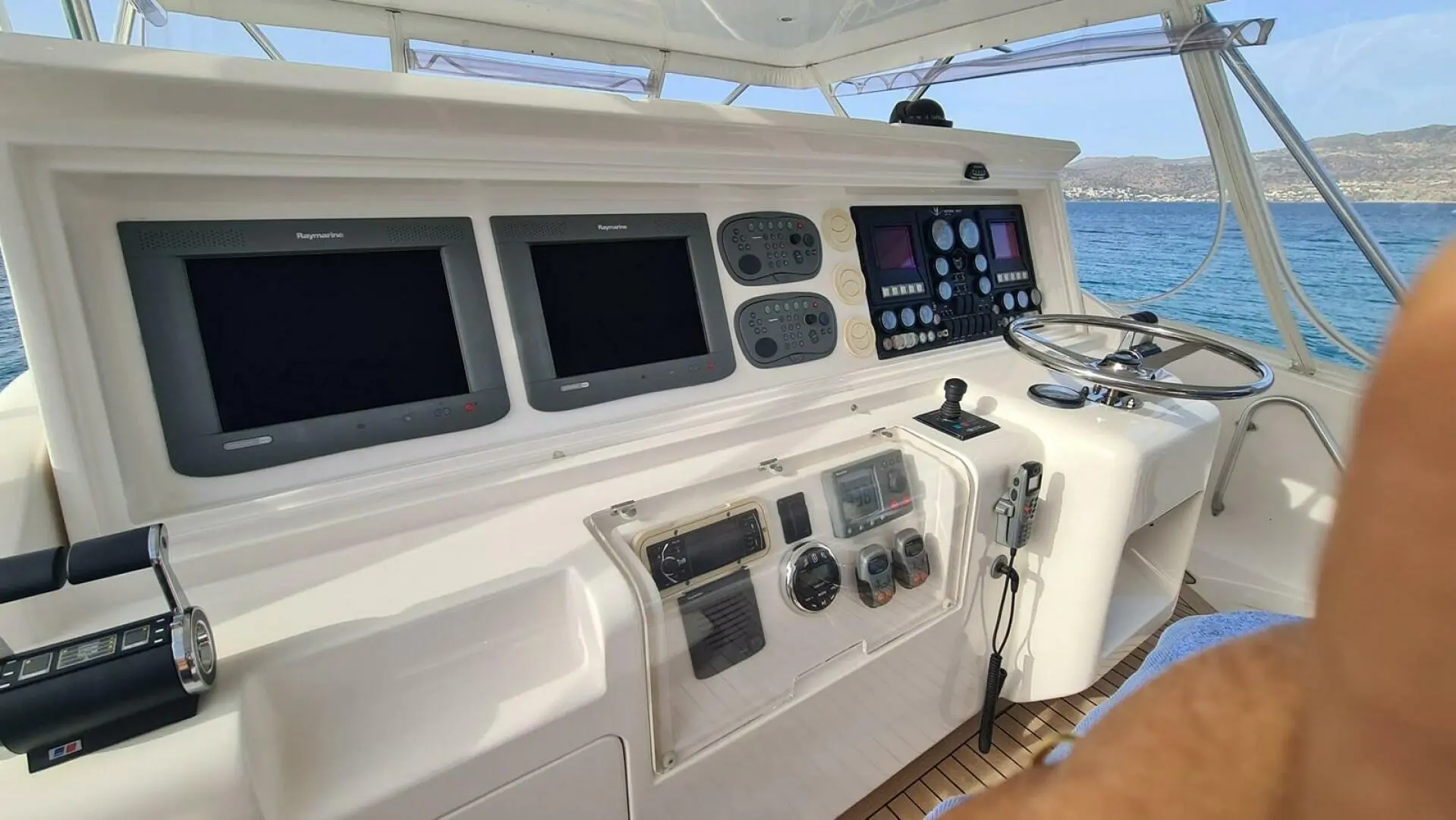 Thumbnail von Bertram 33 Sport Fisherman Bouki