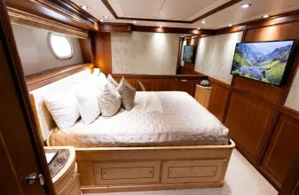 Thumbnail von Palmer Johnson Raised Pilot House INVICTUS