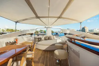 Thumbnail von Palmer Johnson Raised Pilot House INVICTUS