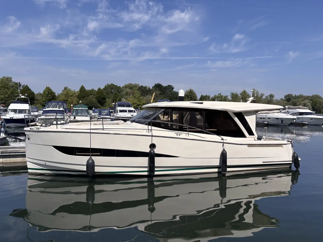 Greenline 39 4 Büyük Güneş Panelleri