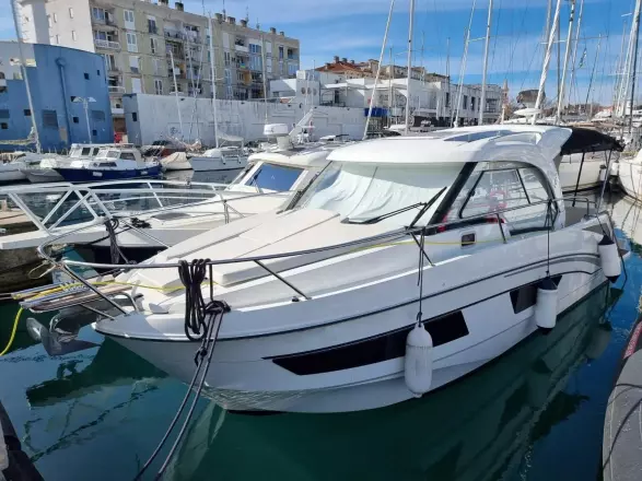 Beneteau Antares 9